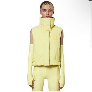 NWT RAINS LOOP W Puffer Vest in Straw